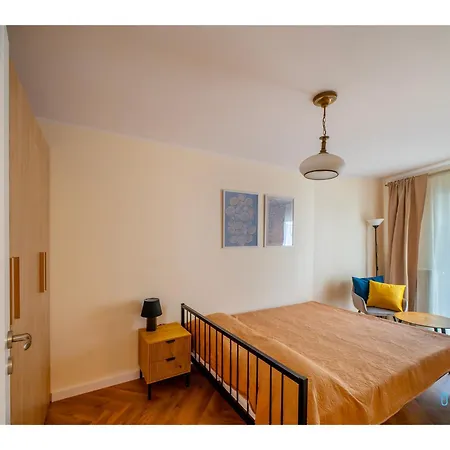 Azure Seaside & Center Apartman *