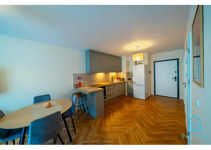 Azure Seaside & Center *